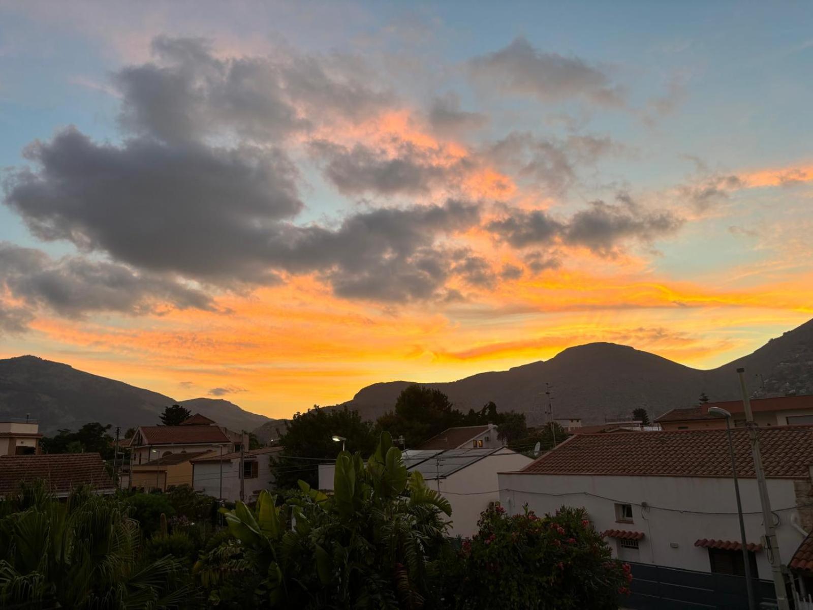 Apartamento Terrazza Mare Mondello Palermo Exterior foto